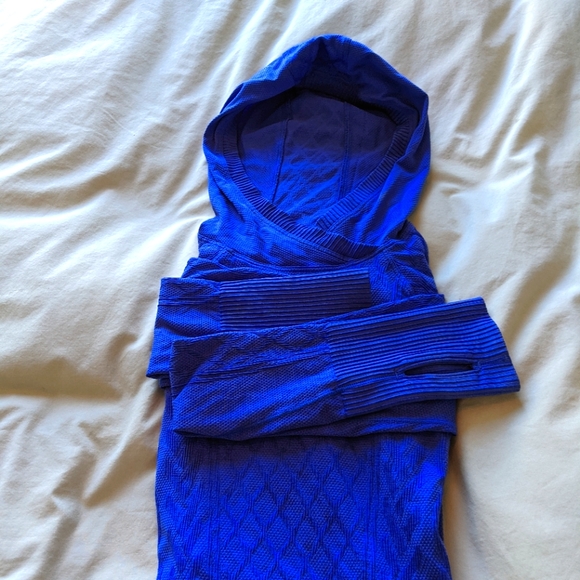 Lululemon rest less hoodie - Picture 2 of 8